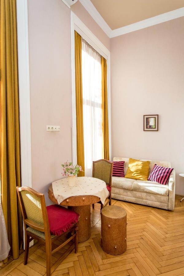 Hb Apartments Mari Brose تبليسي المظهر الخارجي الصورة